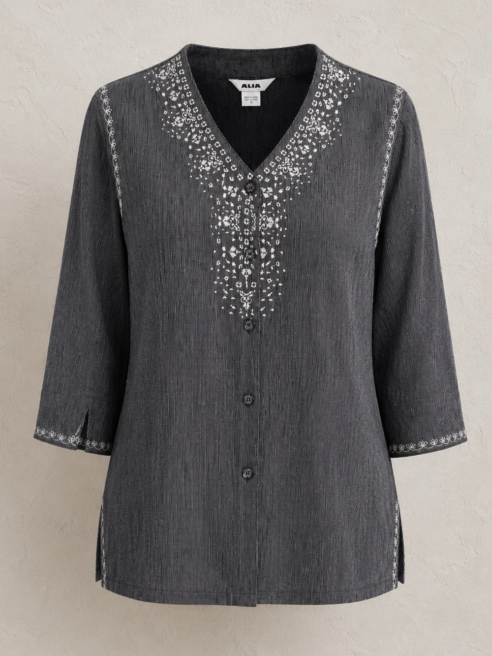 Alia Embroidered Button Front Top Size 16 Black White 3/4 Sleeve Blouse